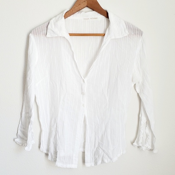Unbranded Tops - 🌞White Plunging Neckline Button Down Shirt